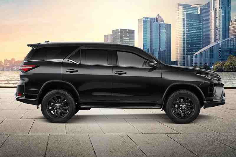 Spesifikasi Toyota Fortuner Membuatnya Populer di Segmen SUV