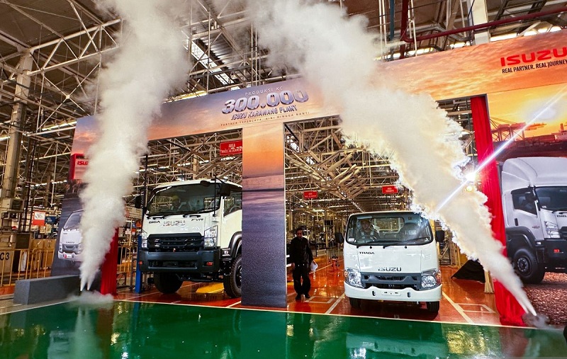 Bisnis Otomotif Nasional Kian Menguat, Isuzu Tembus 300.000 Unit Produksi