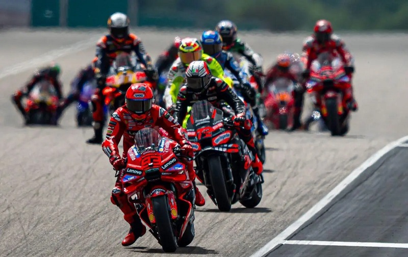MotoGP Inggris 2026, Crutchlow Kembali Gantikan Zarco